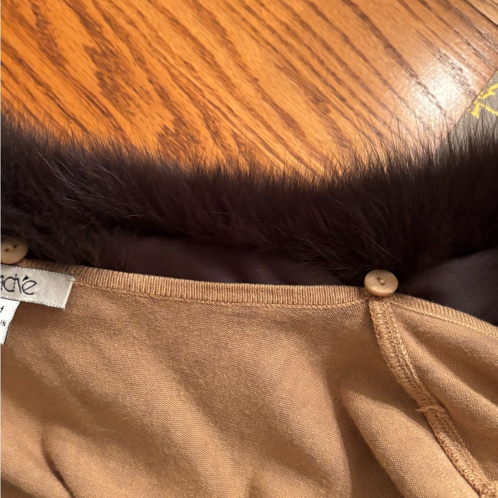Cache Leopard Print Top with Faux Fur Collar - Picture 9 of 10